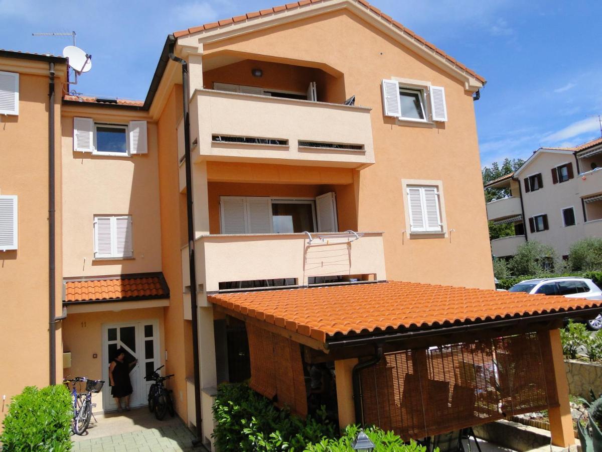 Vito & Rocco Apartment Malinska Quarto foto