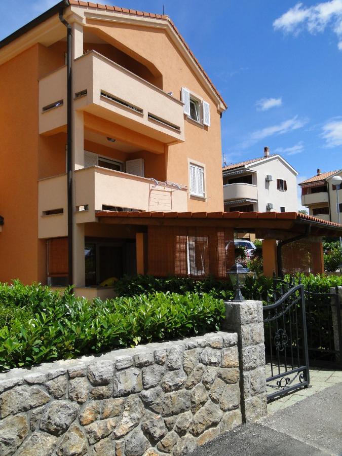 Vito & Rocco Apartment Malinska Quarto foto