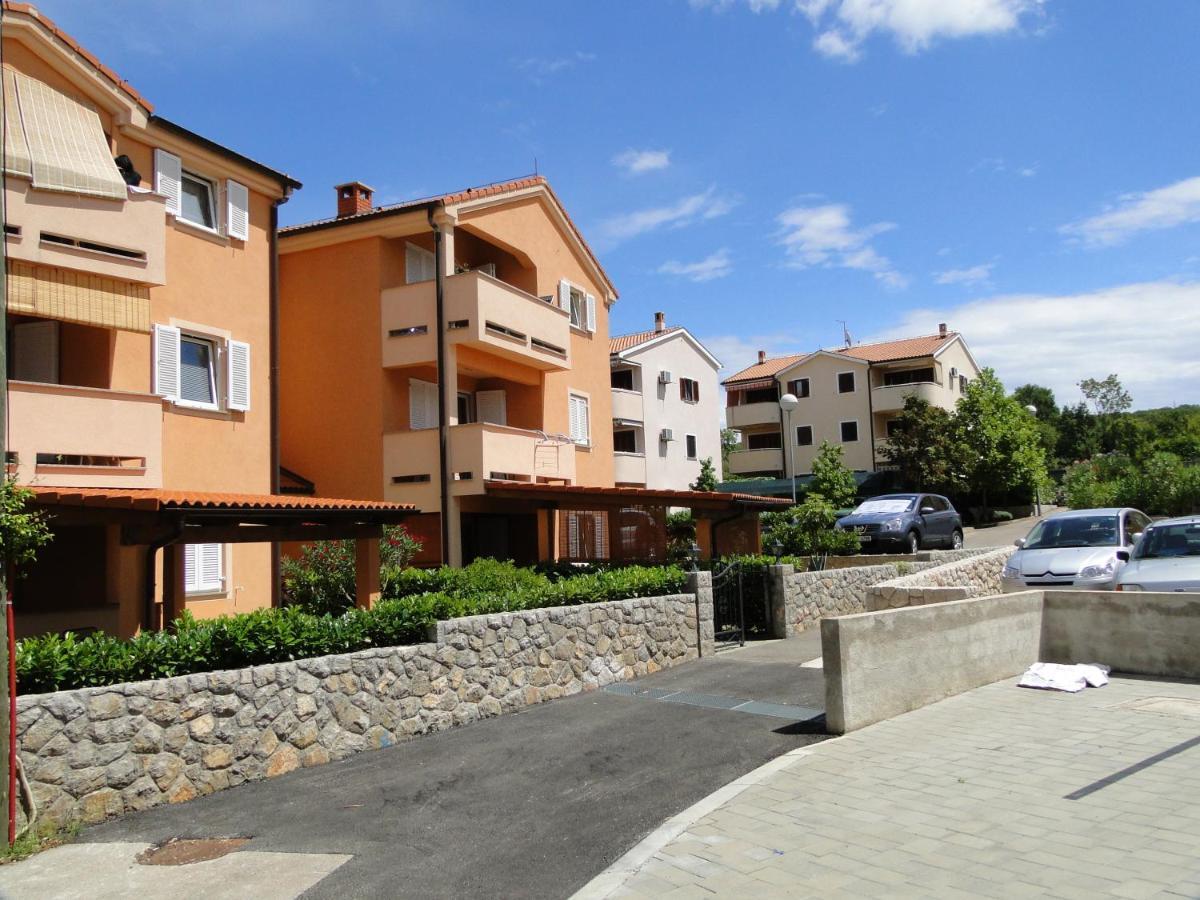 Vito & Rocco Apartment Malinska Quarto foto